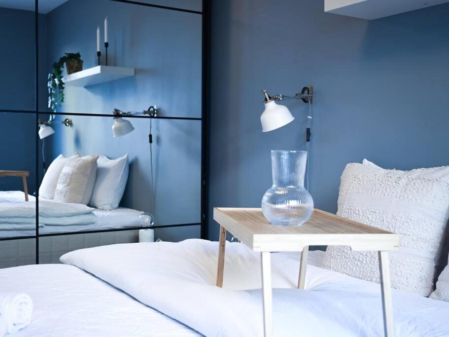 Live In A Stylish In The Center Of Lägenhet